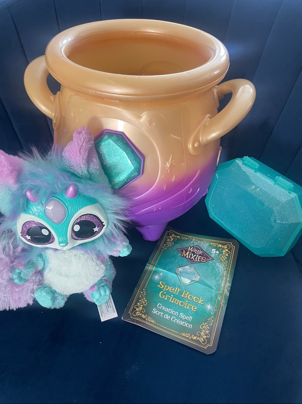 Magic Mixies Magic Cauldron & Reveal Creature